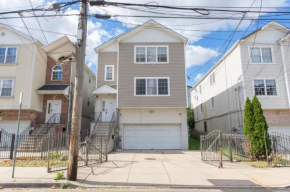 3-Bedroom Apt 5 miles AirPort